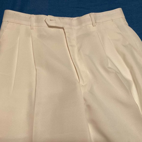 Vittorio St. Angelo, Off-White Suit, 42L - Picture 8 of 8